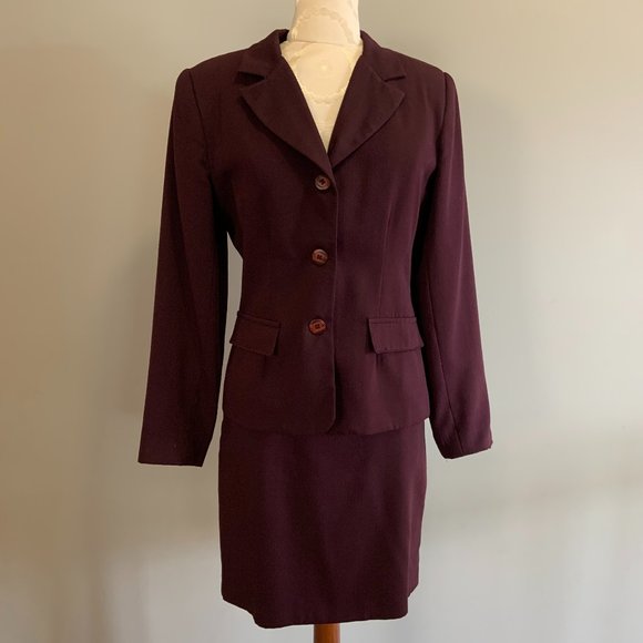 Burgandy Suite - Size 3 - Picture 1 of 1